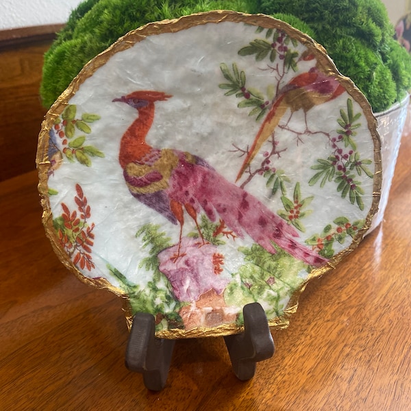 Decorative clam shell, large decoupage shell, Birds, stand included. 6”x 6”