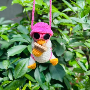 Crochet Duck Car Hanger: Swinging Amigurumi Rearview Mirror Charm
