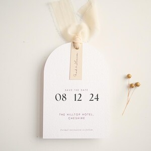 Arch Beige Save the Date Karte | Boho-Hochzeitseinladung |  Chiffonband Save the Date |