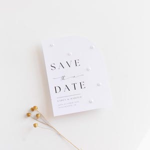Gewölbte Perle Save the Date Karte | Hochzeitseinladung | Moderne Hochzeit | Elegantes Save the Date | Perlen-Hochzeit einladen | Perle