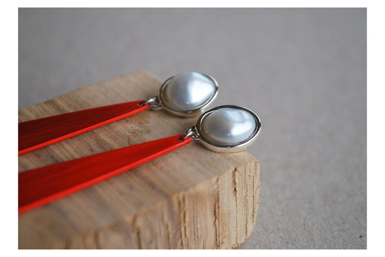 Red silver earrings with pearls image 1