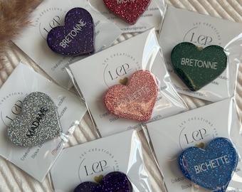 Broche Cœur en résine pailleté personnalisée