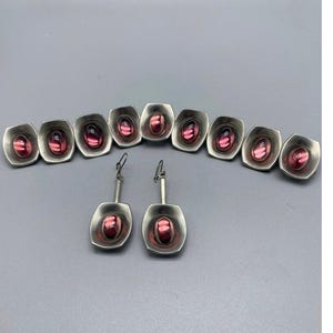 Jorgen Jensen PEWTER 　ブレスレット　赤いガラスの銀細工 Jorgen Jensen PEWTER ブレスレット 赤いガラスの銀細工 - メルカリ