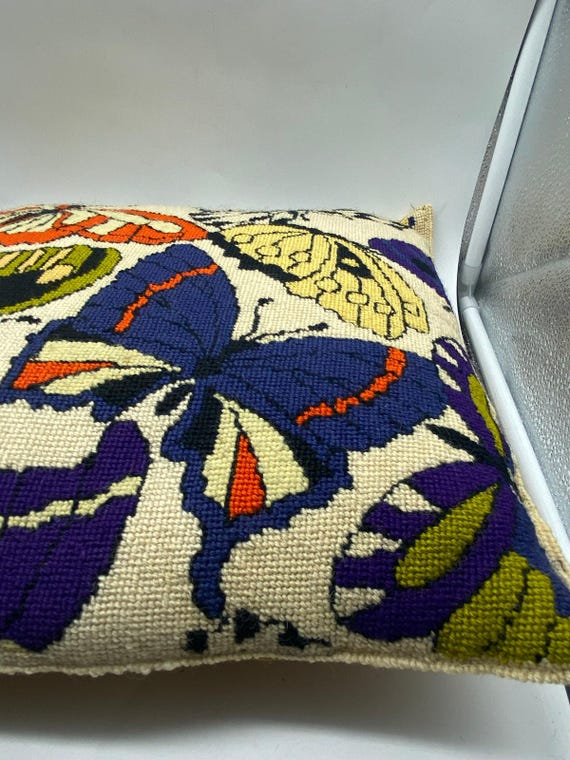 VTG刺繍の明るいカラフルな蝶のクッション、コーデュロイの裏地