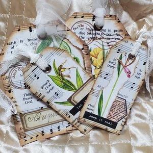 Etiquetas de flores, música e carimbos, diário de lixo, etiquetas de diário, livro de tesouros, itens musicais, itens de diário, itens artesanais, únicos