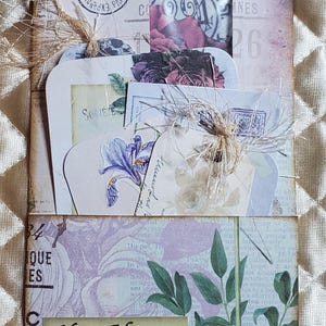 Gefüllter lila Umschlag, Junk Journal, Journal, veränderter Umschlag, Shabby Chic, Ephemera, handgemachtes Journal, Vintage inspiriert,