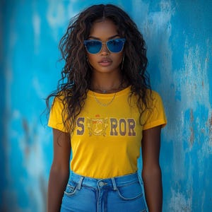 Camiseta Sigma Gamma Rho Pride / Ropa de hermandad de primera calidad con diamantes de imitación