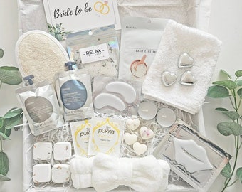 BRIDE TO BE Caja de regalo de spa para mujeres, regalo de cesta de mimos para ella, set de regalo de mimos de compromiso, kit de día de spa en casa, paquete de cuidado personal de bodas