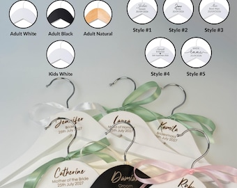 Percha de boda grabada personalizada, recuerdo de la fiesta nupcial