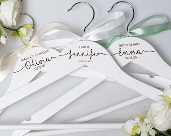 Percha de boda grabada personalizada, recuerdo de la fiesta nupcial