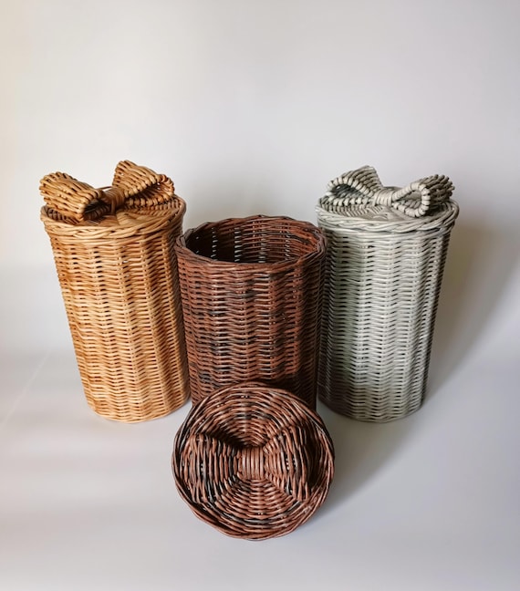 Wicker Toilet Paper Basket with Lid and Bow, Round Toilet Roll Holder, Small Bathroom Storage, Handmade Paper Wicker Bin