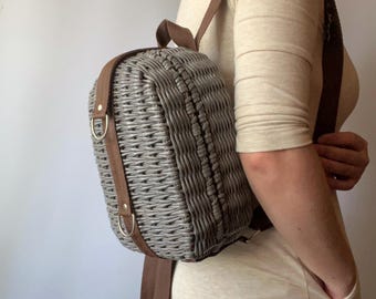 Round Woven Straw Backpack in Brown Beige/strawberry Round Straw Backpack for kids | H&M US main image 4