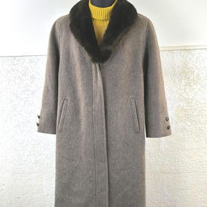70s Llama Wool Overcoat: Vintage Mohair Coat with Faux Fur Collar, Size L