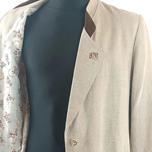 Vintage Linen Blazer: Austria White Jacket with Floral Lining (M/L)