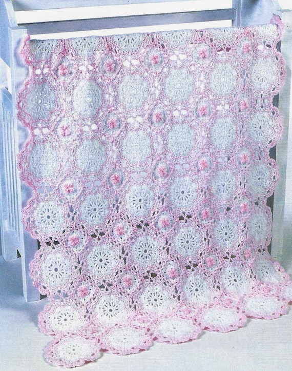 レース編みベビーブランケットパターン：ピンク＆ホワイトのアフガン