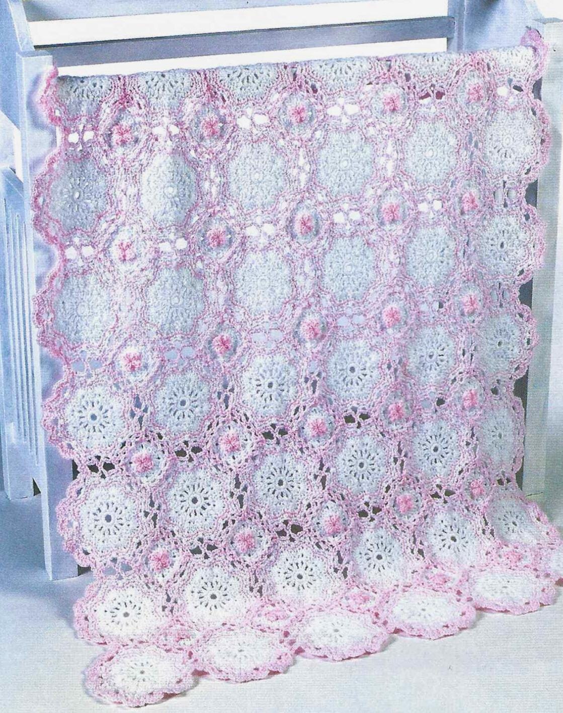 レース編みベビーブランケットパターン：ピンク＆ホワイトのアフガン