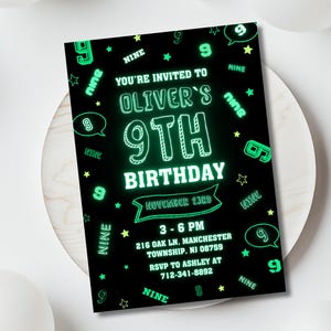 Modèle d'invitation modifiable 9e anniversaire vert néon, neuf anniversaire, invitation de 9 anniversaire, imprimable permet de briller fou, phosphorescente, phosphorescente