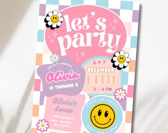 Invito di compleanno modificabile con faccina sorridente, festa per ragazze di tutte le età con emoji a scacchi, stile retrò e groovy.