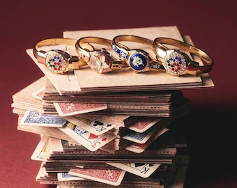 Vintage Peek-a-boo Armreifuhren, handbemaltes Emaille, Blumen und Kristalle – Retro-Sammlerschmuck