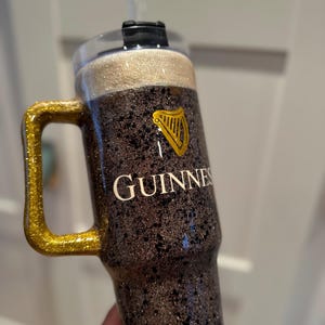 Bicchiere termico da 40 oz ispirato a Stanley, in resina epossidica, per Guinness. immagine 3