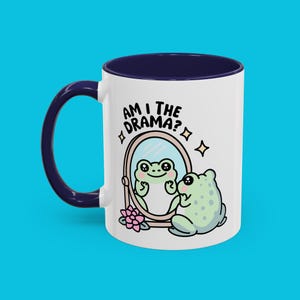 Mok Am I The Drama grappige kikker, sarcastische kikker, schattige kikker, propcadeau voor vriendin, dramakoningin, dramaliefhebber, grappige vriendin, dramakoning