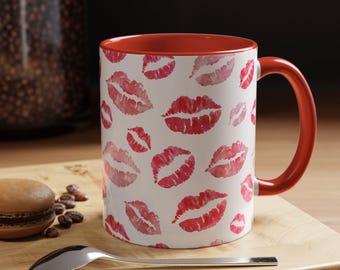 Caneca Ilustrada com Beijo nos Lábios: Presente Engraçado para Amantes de Batom