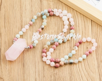 Colgante de punta de cristal de cuarzo rosa: collar mala de rodonita y amazonita