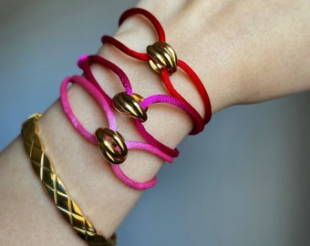Medley rouge - Bracelet cordon Trinity, bracelet fil Trinity réglable, bracelets d'amitié doigts roses pour besties, bracelet satin, 3 anneaux