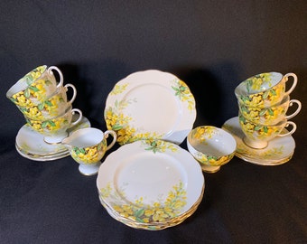 Ensemble tasse et soucoupe à thé Royal Standard Laburnum, bol anti-bélier, pot à crème, floral jaune, porcelaine tendre vintage des années 1940, Angleterre