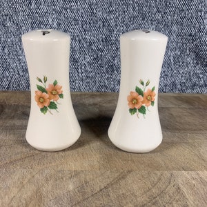 Retro 1970s Salt and Pepper Shaker set, pink flowers