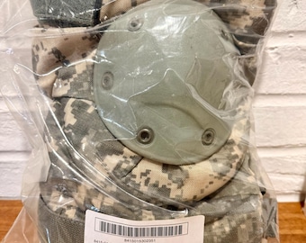 USGI Military Tactical Combat Knee Pads Pair, ACU Pattern, RFI Issue - Large - Brand New