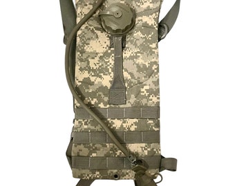 USGI ACU Universal Cam Molle II Hydration System Carrier w/ Bladder Army Excellent Condition