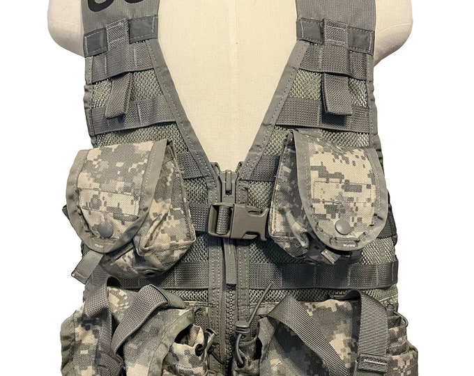Authentic U.S Military Fighting Load Carrier Vest W/ 4 Molle II Pouches ...