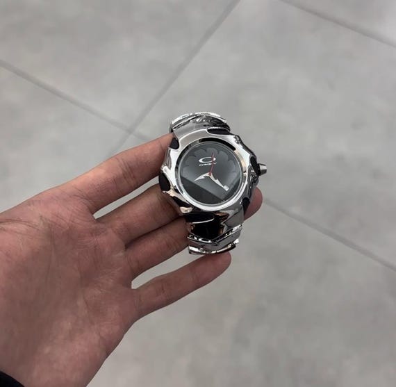 y*n様 bone strap silver watch OAKLEY cybe Oakley Hydrophobic 10 BAR Calendar Date Rubberband Original