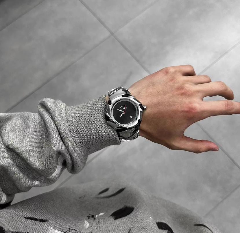 Oakley Time Bomb Y2K is a Rare Vintage Watch With a Futuristic