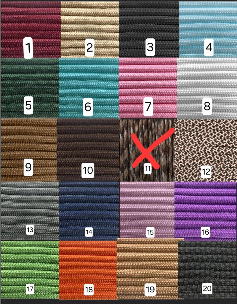 K&ouml;nnte beinhalten: Zwanzig verschiedene Farben von Paracord, jede Farbe ist von 1 bis 20 nummeriert. Das Paracord ist in einem Raster von vier Reihen und f&uuml;nf Spalten angeordnet.