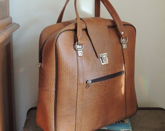 Vintage braune Kunstleder-Übernachttasche mit Schnalle oben, Reise-/Handtasche, ausgezeichneter und sauberer Zustand