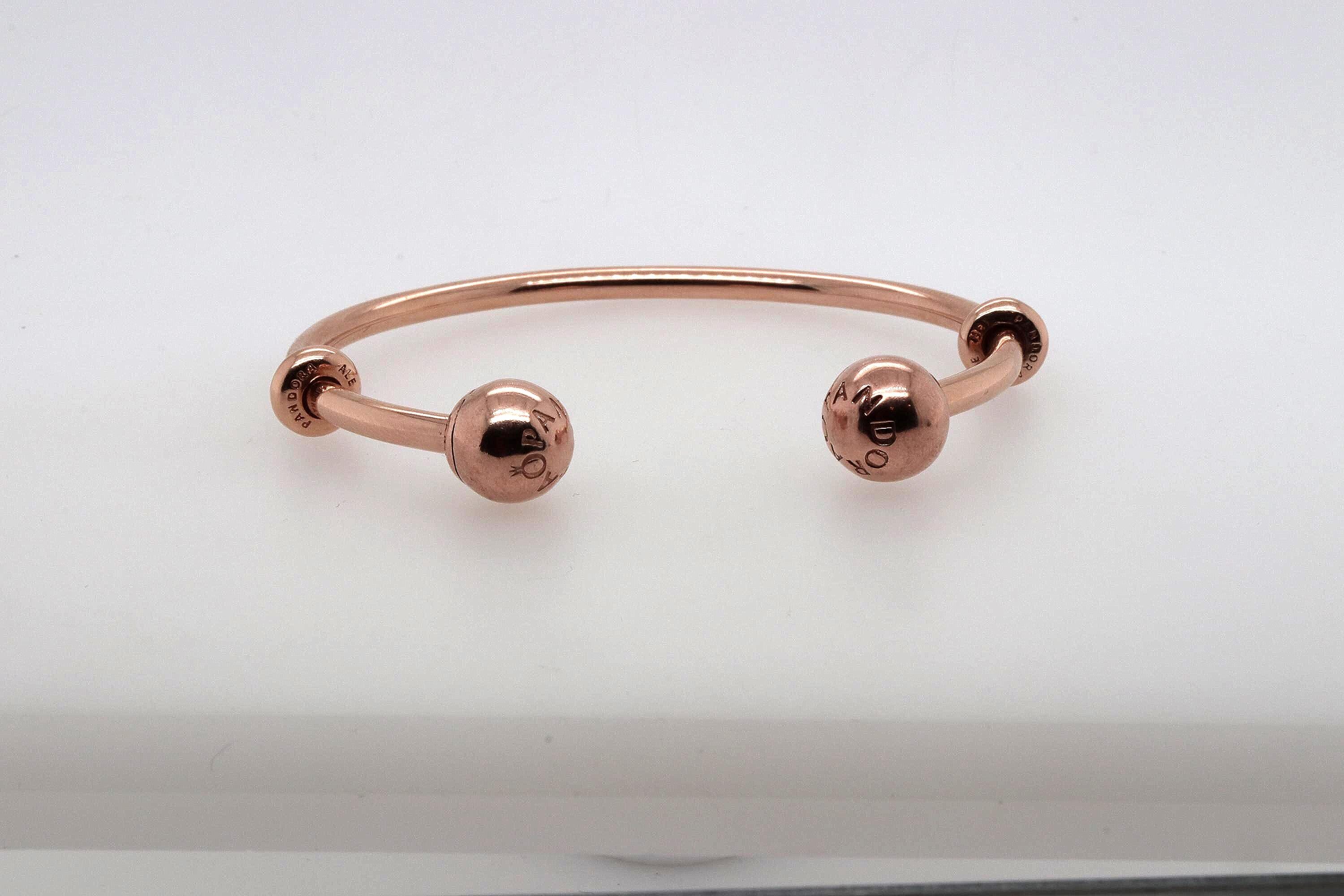 Pandora Moments オープンバングル - 4 種類のバリエーション! - Etsy 日本