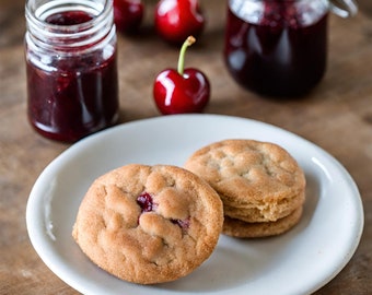 Vegan Velvet Cookies