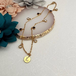 Collar con colgante de cuentas y letras redondas de circonita cúbica con inicial personalizada para su madre, hermana, gargantilla de oro