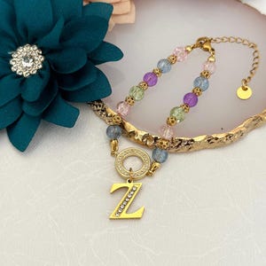 Pulsera personalizada con inicial personalizada de circonita cúbica CZ, colgante de cuentas con letras redondas para su madre, hermana y cuentas doradas agrietadas