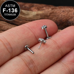 16G Titanium Threadless Flower CZ Cartilage Stud/Inner Conch Stud/Tragus Stud/FlatBack Earring/Helix Stud/Cartilage Piercing/Threadless Stud