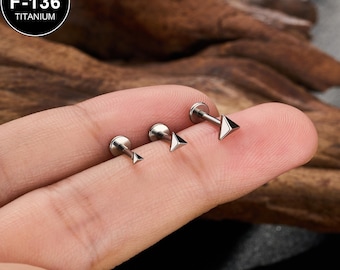Piercing Labret Geométrico Triangular Sem Rosca em Titânio 16G / 1 Unidade de Piercing Labret / Piercing Tragus / Brinco com Base Plana Prateada