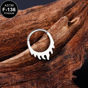 16G titaniumzilveren vlam septum ring/scharnierend septum clicker/dikke septum sieraden/flame septum piercing/daith hoop/minimalistische sieraden/cadeaus