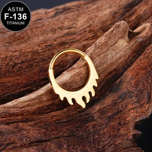 Anel de septo em formato de chama de ouro e titânio 16G/anel de septo articulado/joia de septo grosso/piercing de septo/aro Daith/joia minimalista/presentes