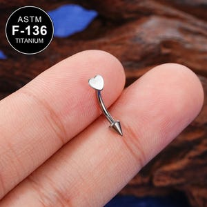 Pendiente de cartílago de titanio de 16 g con forma de corazón y pincho, barra curva, piercing de torre, 1 pieza, pendiente de torre, anillo para cejas, barra de torre, joyería para cejas, regalo
