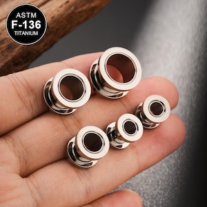 1Pair 6/8/10/12mm Titanium Ear Plugs/Gauge Earring/Titanium Tunnel Plugs/Ear Gauges/Screw Back/Ear Expander/Tunnel Ear Plugs/Expanders