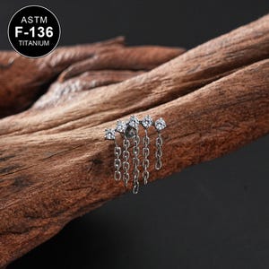 Brinco de cartilagem labret com corrente pendente de zircônia cúbica de titânio 16G/rosca interna/1 peça/brinco de tragus/parte plana/brinco de hélice/piercing de cartilagem/presente