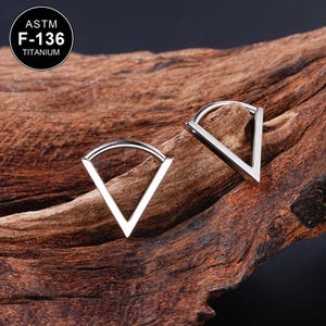 16G Titanium V-Shaped Septum Ring/Hinged Septum Clicker/Spike Septum Jewelry/1PCS/Septum Piercing/Nose Hoop/Minimalist Jewelry/Gift For Her