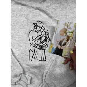 Embroidered Couples Portrait Hoodie, Personalized Portrait from photo, outline photo Hoodie, Custom Photo, Custom Portrait Hoodie zdjęcie 5